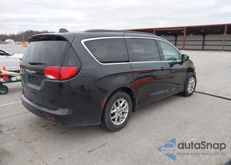2021 Chrysler Voyager Lxi z USA, uszkodzony, nr VIN 2C4RC1DG9MR558016